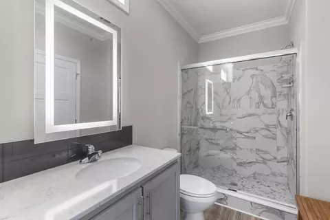 Bath - 119 Avenue D #B, Marathon, FL 33050 photo 3 of 7