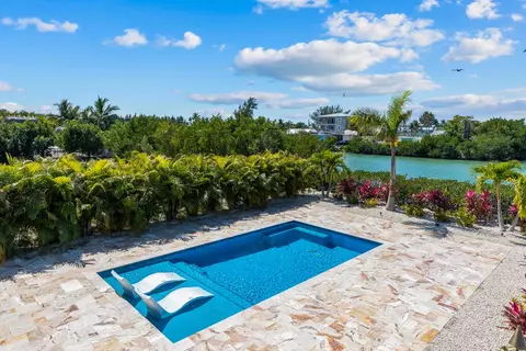 Exterior - 119 Avenue D #B, Marathon, FL 33050 photo 7 of 21