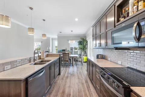 Kitchen - 119 Avenue D #B, Marathon, FL 33050 photo 5 of 6