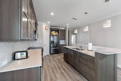 Kitchen - 119 Avenue D #B, Marathon, FL 33050 photo 3 of 6