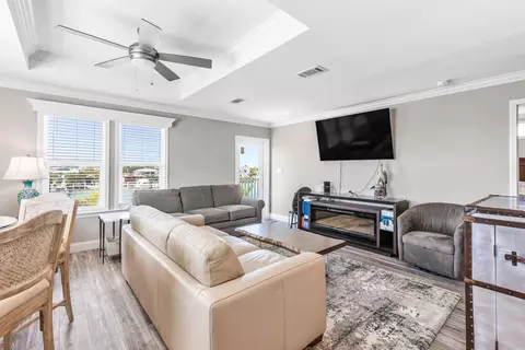 Living - 119 Avenue D #B, Marathon, FL 33050 photo 4 of 7