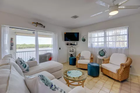 Living - 30325 Eagle Ln, Big Pine Key, FL 33043 photo 1 of 3