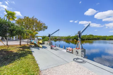 View/Area - 30325 Eagle Ln, Big Pine Key, FL 33043 photo 13 of 15