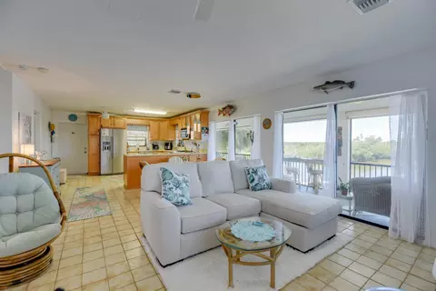 Living - 30325 Eagle Ln, Big Pine Key, FL 33043 photo 3 of 3