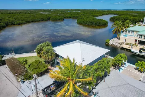 View/Area - 30325 Eagle Ln, Big Pine Key, FL 33043 photo 2 of 15