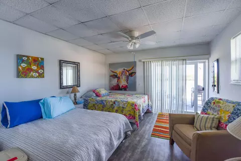 Bedroom - 30325 Eagle Ln, Big Pine Key, FL 33043 photo 5 of 8