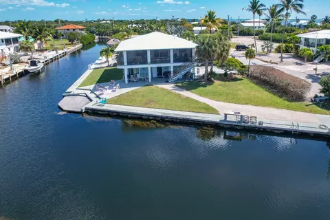 View/Area - 30325 Eagle Ln, Big Pine Key, FL 33043 photo 4 of 15