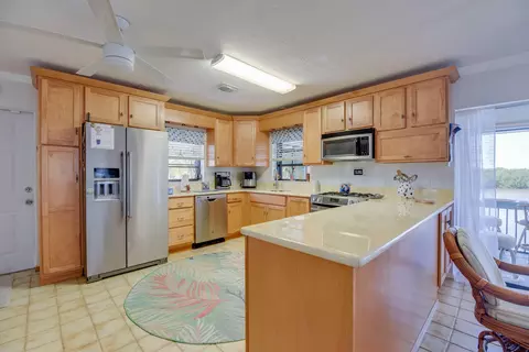 Kitchen - 30325 Eagle Ln, Big Pine Key, FL 33043 photo 1 of 3