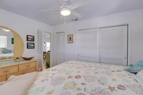 Bedroom - 30325 Eagle Ln, Big Pine Key, FL 33043 photo 4 of 8