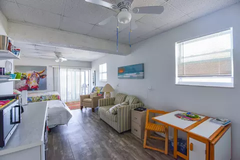 Bedroom - 30325 Eagle Ln, Big Pine Key, FL 33043 photo 7 of 8