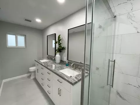 Bath - 785 W 63rd Street Ocean Rd, Marathon, FL 33050 photo 2 of 3
