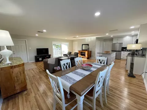 Dining - 785 W 63rd Street Ocean Rd, Marathon, FL 33050 photo 1 of 1