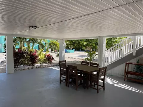 Exterior - 785 W 63rd Street Ocean Rd, Marathon, FL 33050 photo 6 of 9