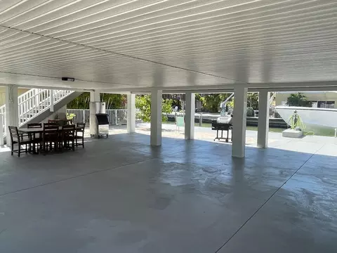 Exterior - 785 W 63rd Street Ocean Rd, Marathon, FL 33050 photo 8 of 9