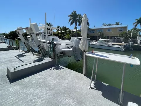 Exterior - 785 W 63rd Street Ocean Rd, Marathon, FL 33050 photo 7 of 9