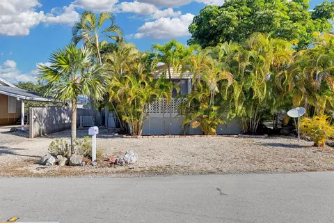 29195 Violet Dr, Big Pine Key, FL 33043