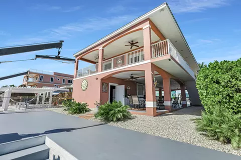 1522 Aqueduct Ln, Key Largo, FL 33037