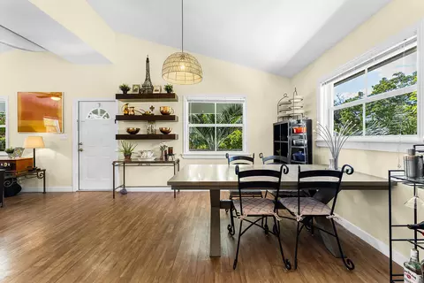 Dining - 1011 Snapper Ln, Key Largo, FL 33037 photo 1 of 1