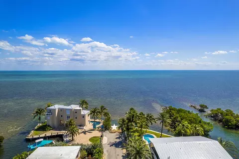 View/Area - 1011 Snapper Ln, Key Largo, FL 33037 photo 4 of 5
