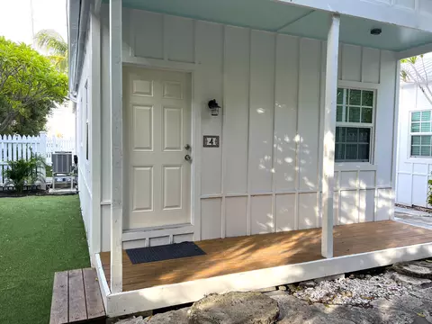 709 Emma St #4, Key West, FL 33040