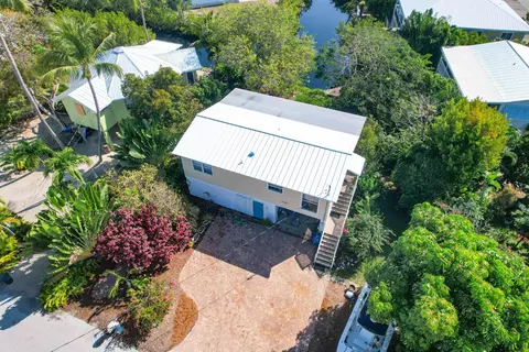 323 Lesrohde Dr, Ramrod Key, FL 33042