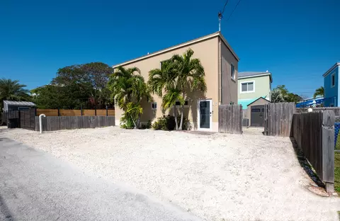 17 Coconut Dr, Key Largo, FL 33037