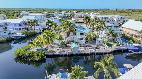 View/Area - 116 5th Ln, Key Largo, FL 33037 photo 3 of 9