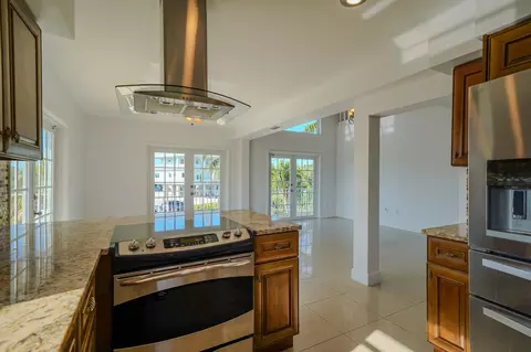Kitchen - 116 5th Ln, Key Largo, FL 33037 photo 5 of 5