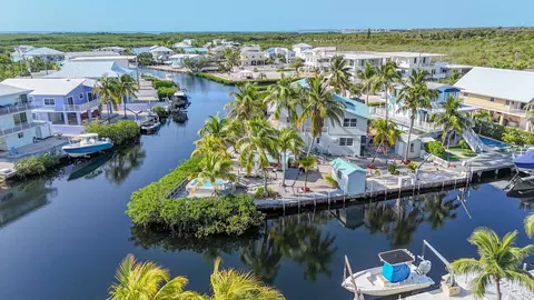 View/Area - 116 5th Ln, Key Largo, FL 33037 photo 4 of 9