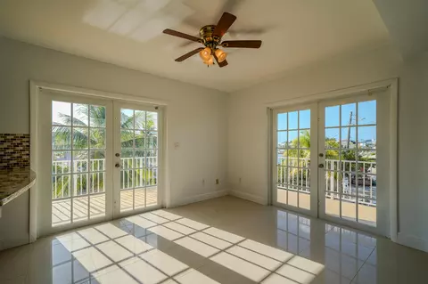 Living - 116 5th Ln, Key Largo, FL 33037 photo 2 of 2