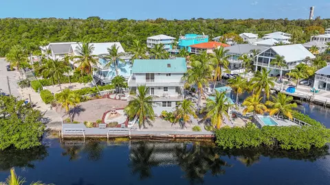 View/Area - 116 5th Ln, Key Largo, FL 33037 photo 5 of 9