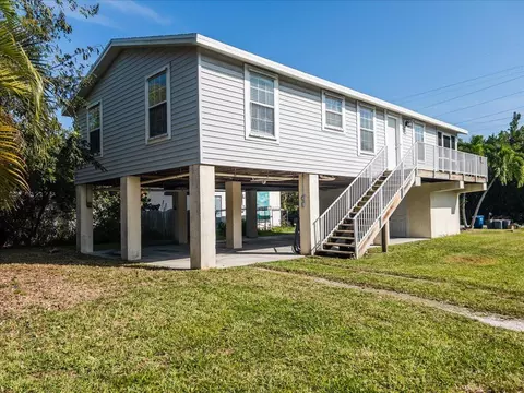 11 Father Tony Way, Big Pine Key, FL 33043