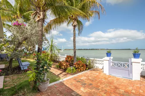 92 Bay Dr, Key West, FL 33040