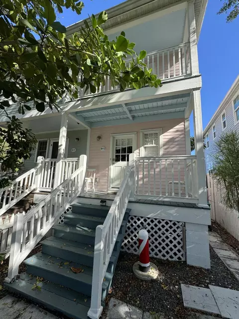 19 Golf Club Dr #B, Key West, FL 33040