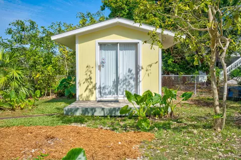 Exterior - 29366 Lucrecia St, Big Pine Key, FL 33043 photo 13 of 16