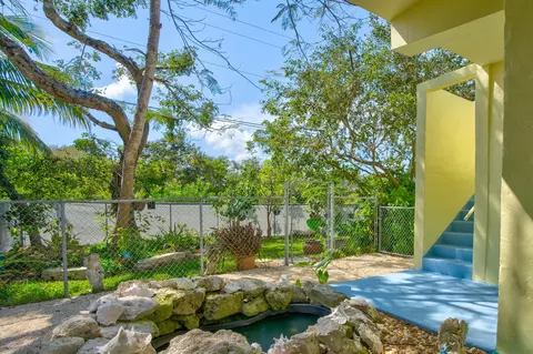 Exterior - 29366 Lucrecia St, Big Pine Key, FL 33043 photo 7 of 16