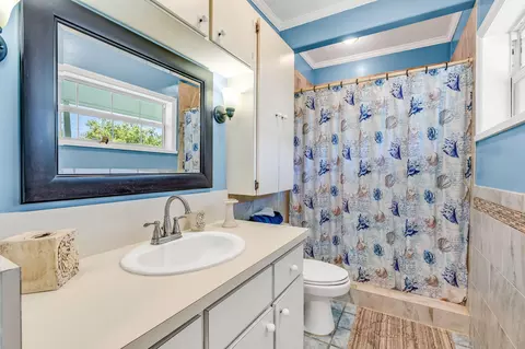 Bath - 29366 Lucrecia St, Big Pine Key, FL 33043 photo 3 of 4