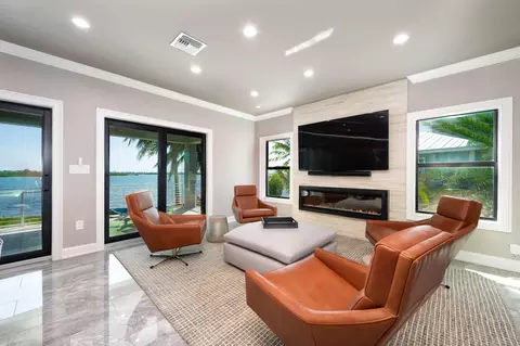 271 W Indies Dr, Ramrod Key, FL 33042 photo 11