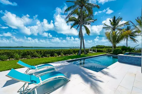 271 W Indies Dr, Ramrod Key, FL 33042 photo 3