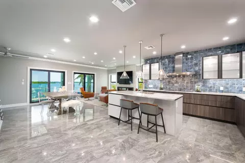 271 W Indies Dr, Ramrod Key, FL 33042 photo 2