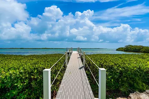 271 W Indies Dr, Ramrod Key, FL 33042 photo 4