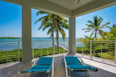 271 W Indies Dr, Ramrod Key, FL 33042 photo 5