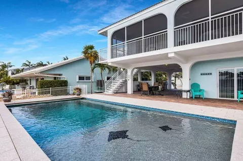 541 11th St, Key Colony, FL 33051