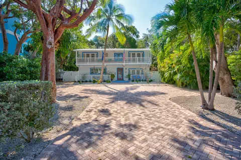 239 Buttonwood Shores Dr, Key Largo, FL 33037