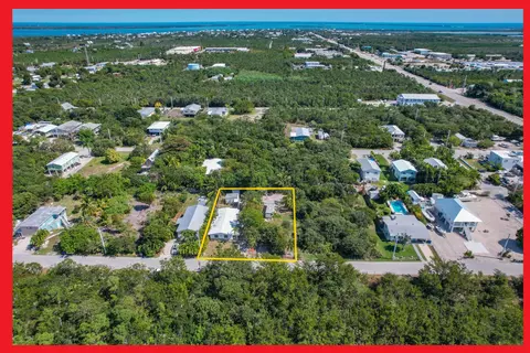 109 W Sandy Cir, Big Pine Key, FL 33043