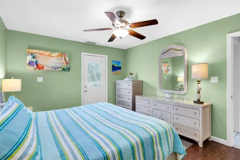 Bedroom - 947 E 75th St, Marathon, FL 33050 photo 3 of 6