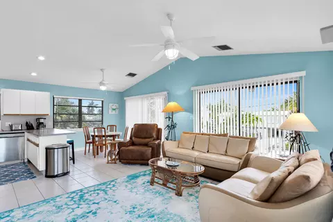 Living - 947 E 75th St, Marathon, FL 33050 photo 2 of 3