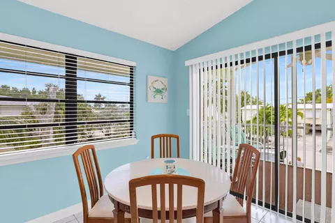 Dining - 947 E 75th St, Marathon, FL 33050 photo 1 of 1