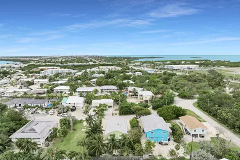 View/Area - 947 E 75th St, Marathon, FL 33050 photo 3 of 6