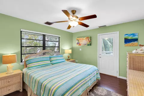 Bedroom - 947 E 75th St, Marathon, FL 33050 photo 2 of 6